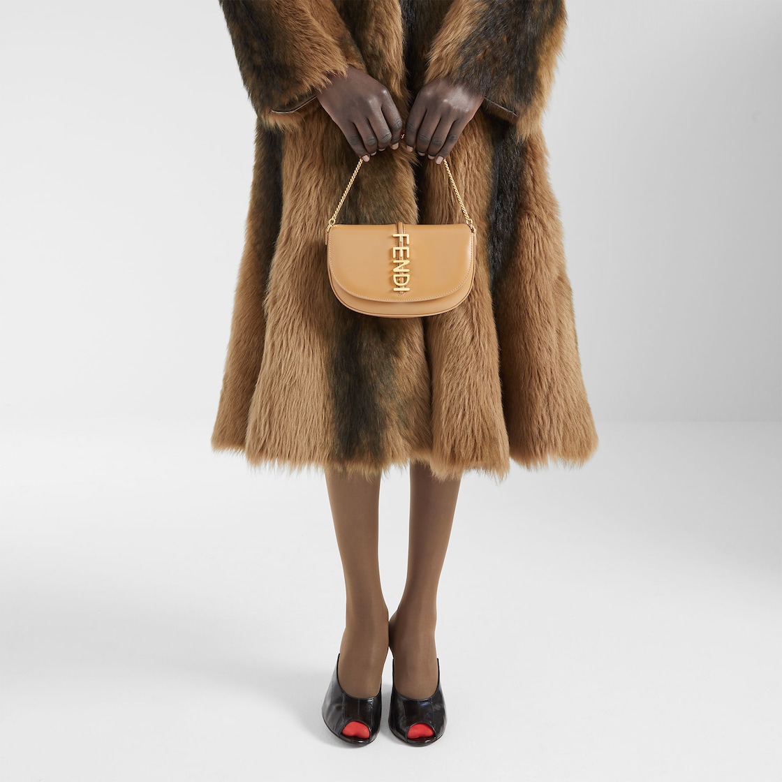 FENDI graphy Wallet on Chain Cappuccino-colored leather wallet - Image 4